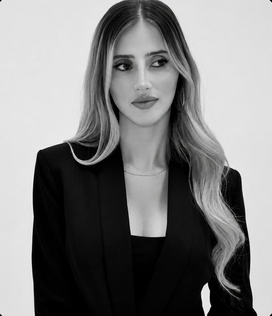Sofia Alonso Bauer, founder of Elara, black and white portrait